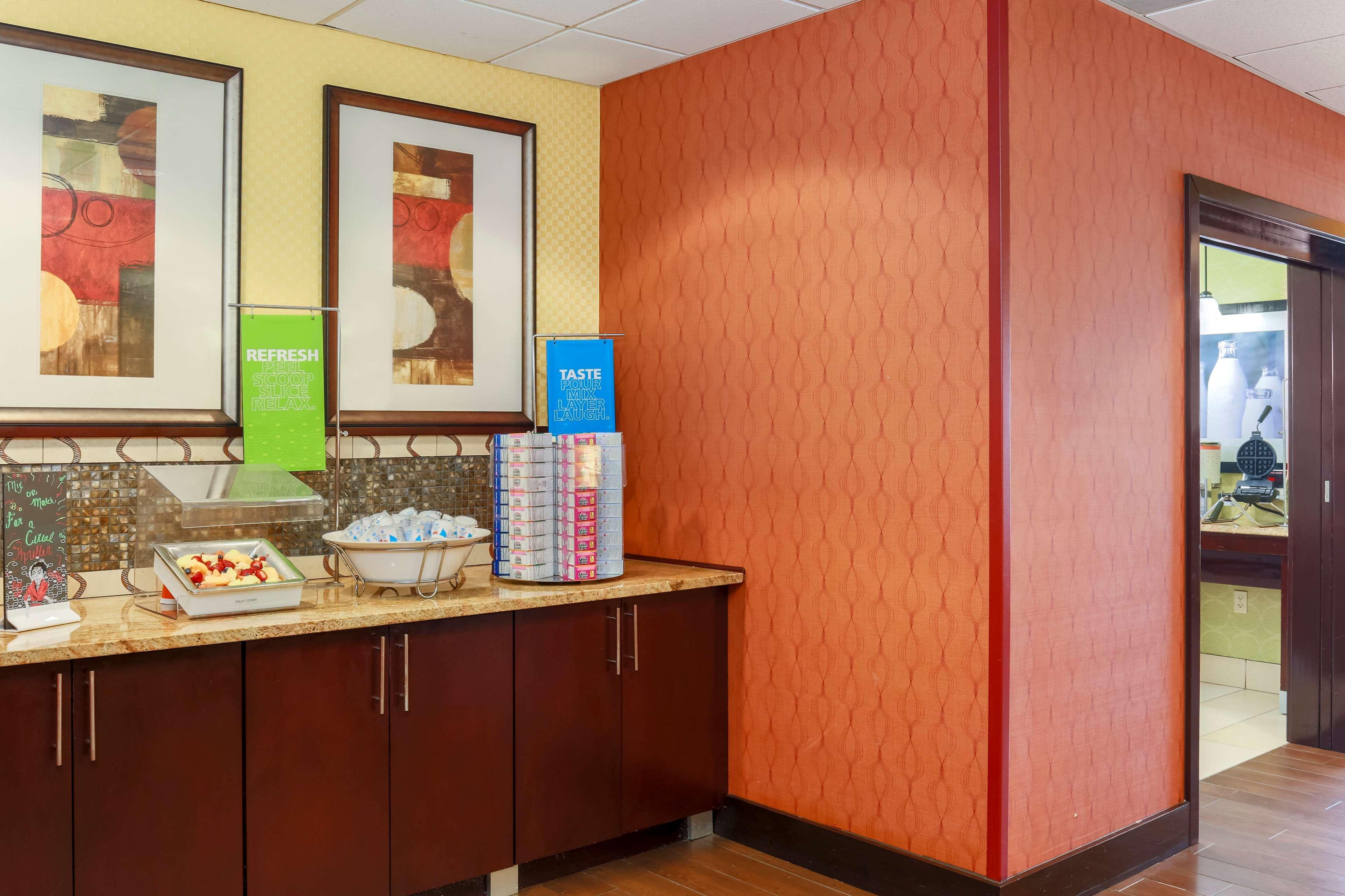 Hampton Inn Memphis-Walnut Grove/Baptist East Exterior foto